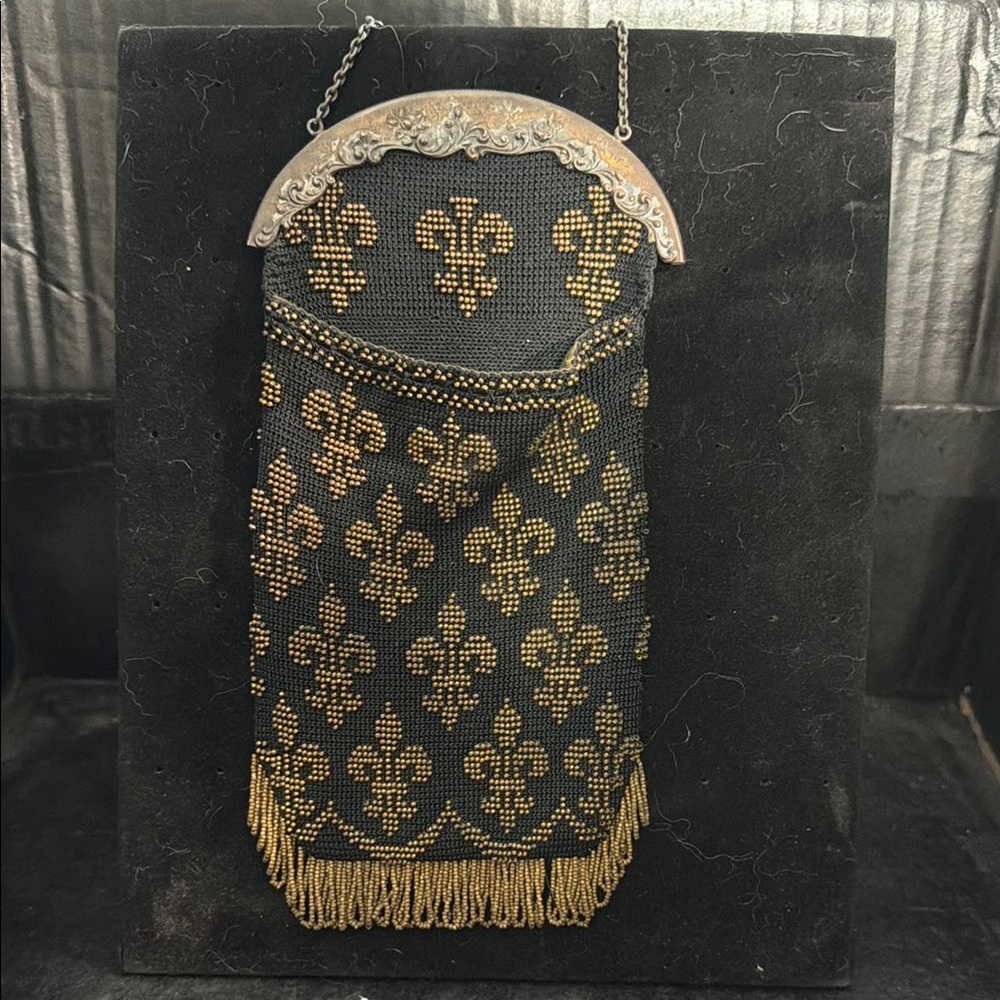 Antique Edwardian/Deco Sterling Silver Frame Beaded Purse Fleur de Lis Fringe